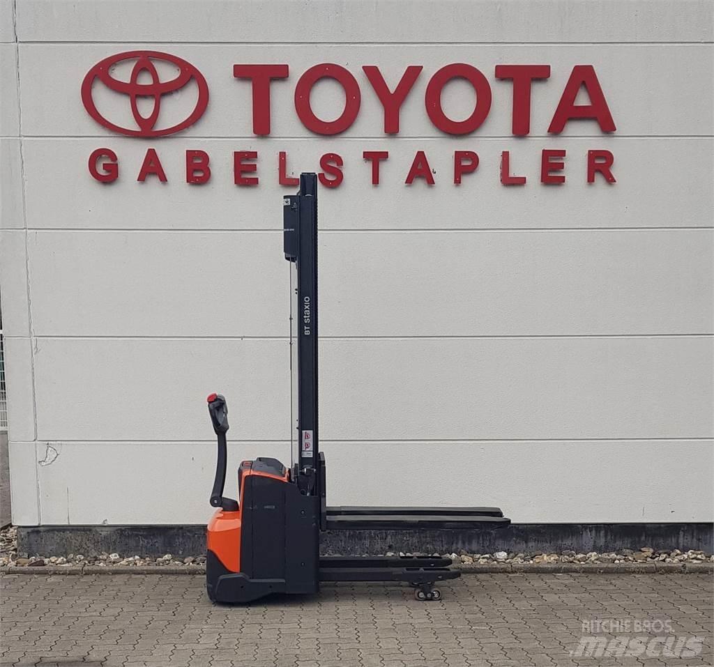 Toyota SWE120L Колички високоповдигачи с теглич