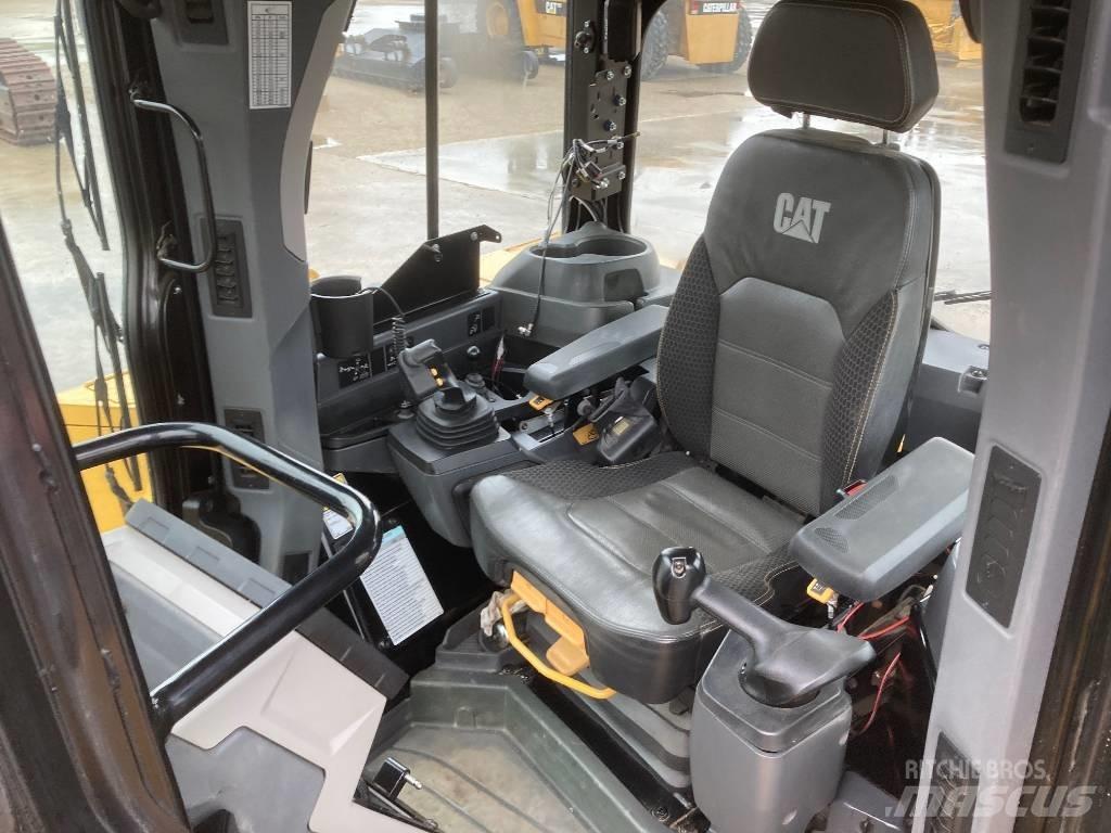 CAT D 6 LGP Верижни булдозери
