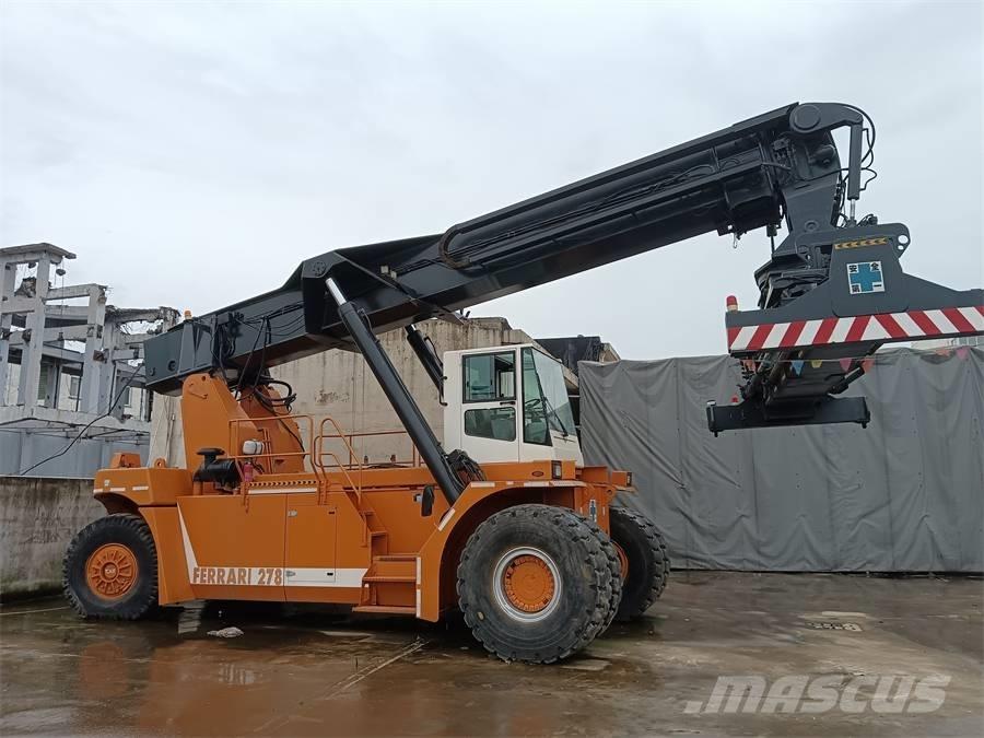 Ferrari 278 Кари повдигачи на контейнери