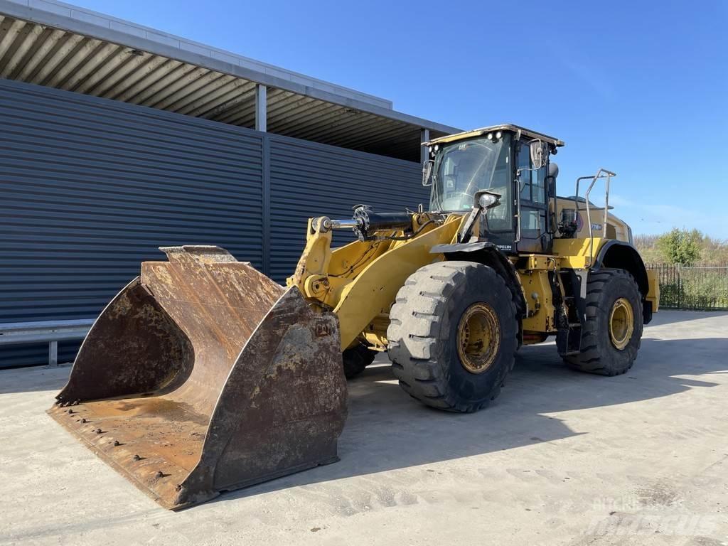 CAT 972M Колесни товарачи