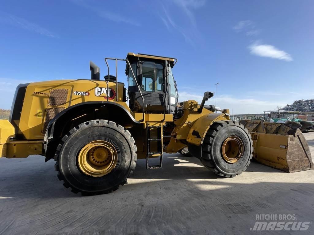 CAT 972M Колесни товарачи