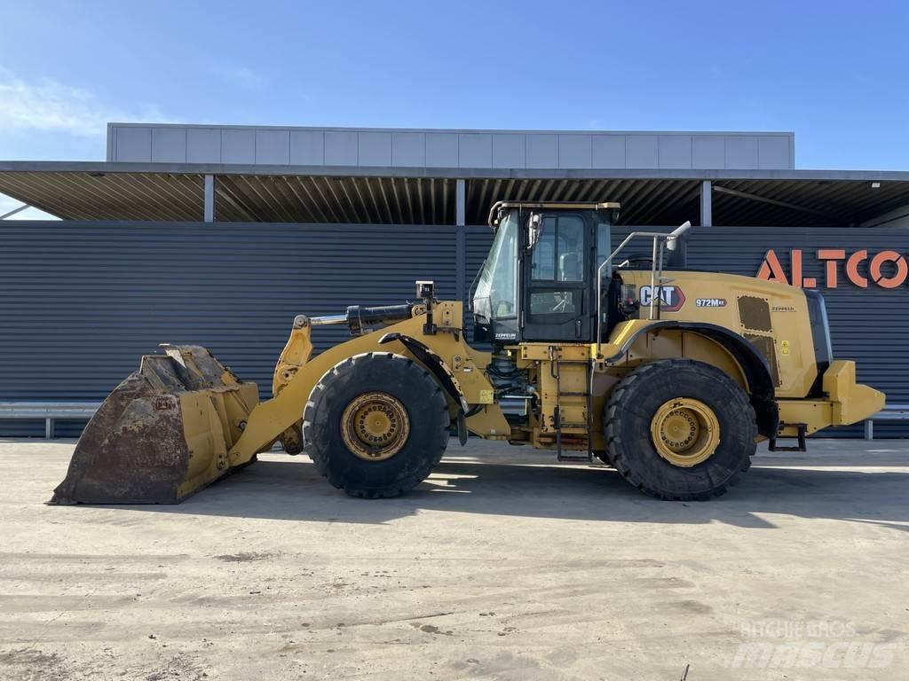 CAT 972M Колесни товарачи