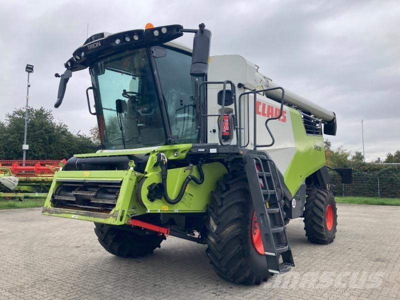 CLAAS TRION 640 Комбайни