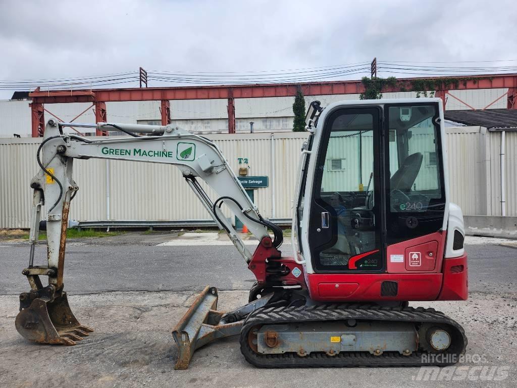 Takeuchi TB 240 Мини екскаватори < 7 т