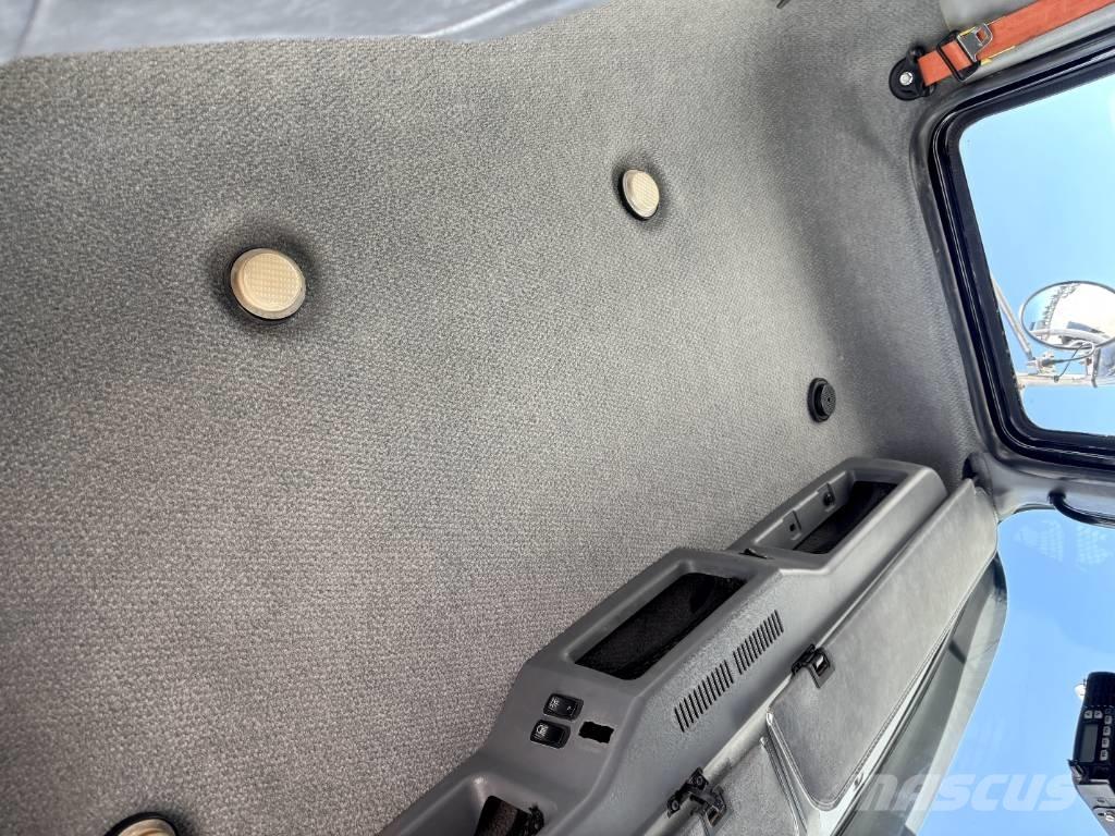 Mack CHU 613 Автомобили за пътна помощ