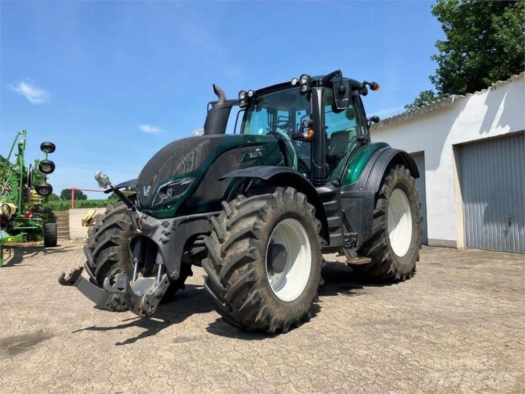 Valtra T154 Active Трактори
