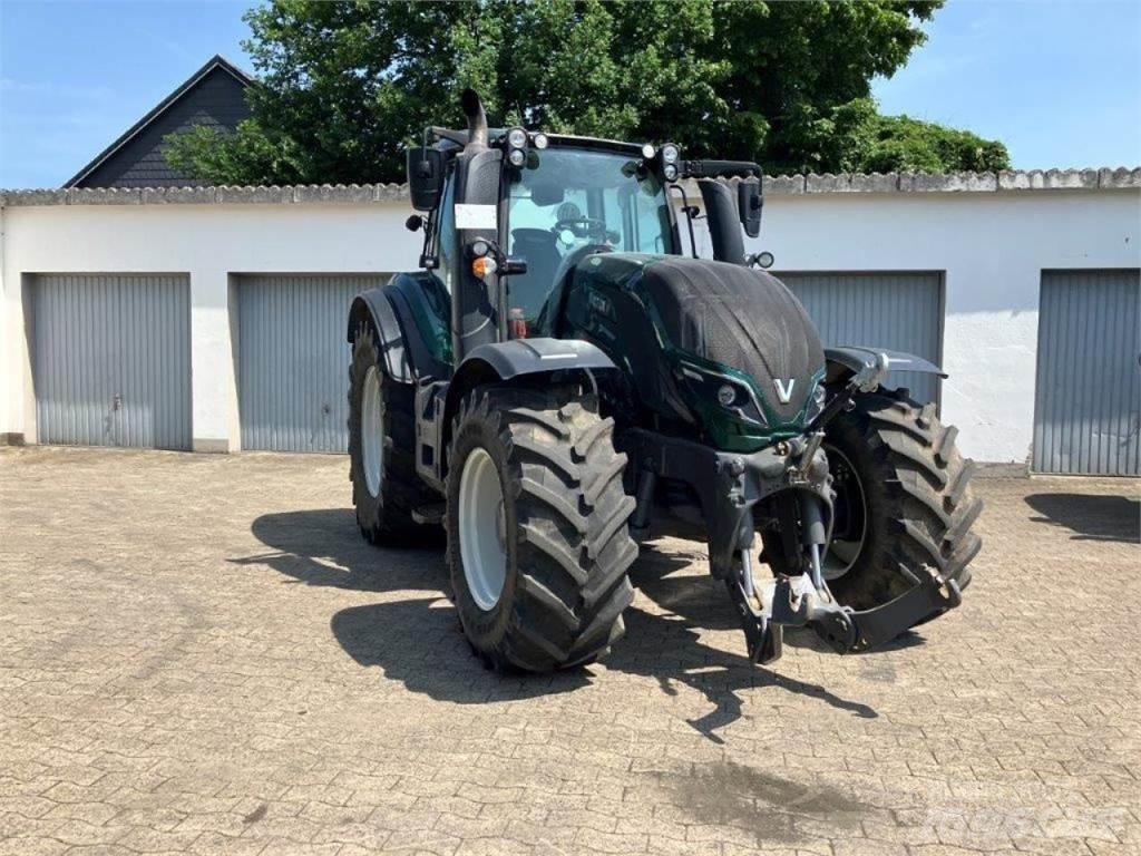 Valtra T154 Active Трактори