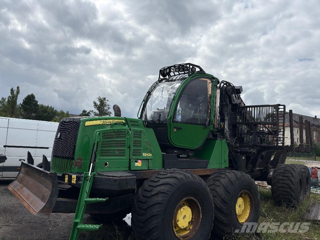 John Deere 1910E Форуардери
