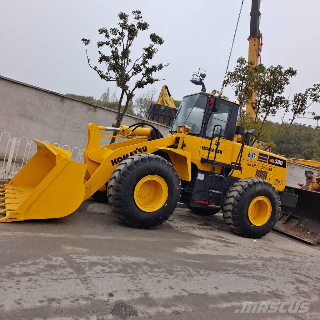 Komatsu WA 380 Колесни товарачи