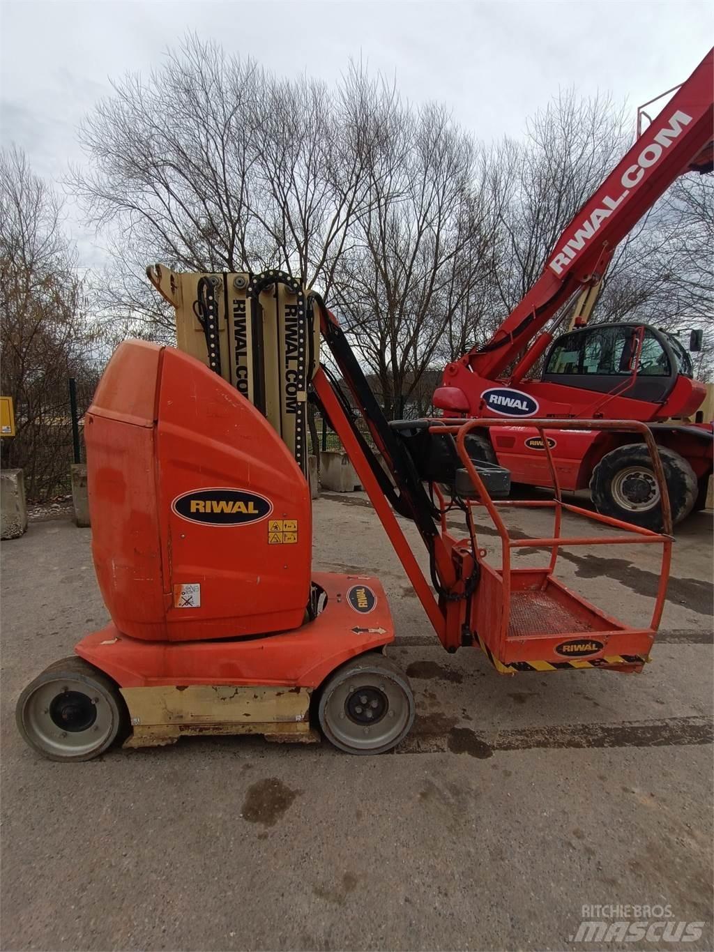 JLG T10E Други вишки и платформи