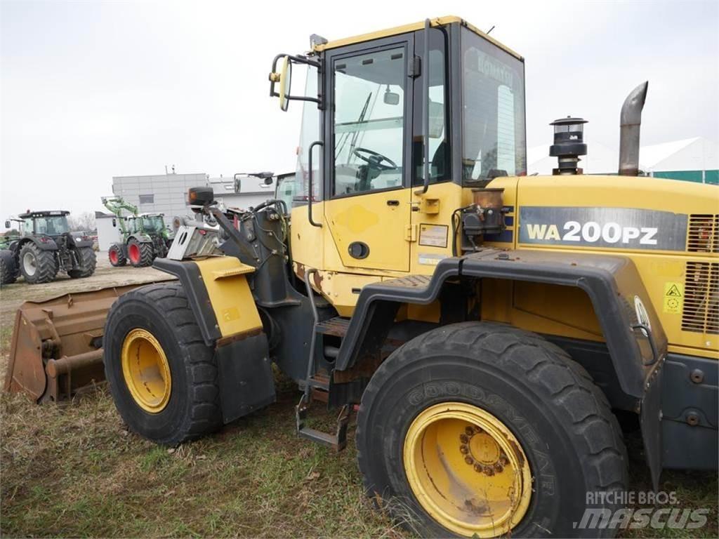 Komatsu WA 200 PZ Колесни товарачи