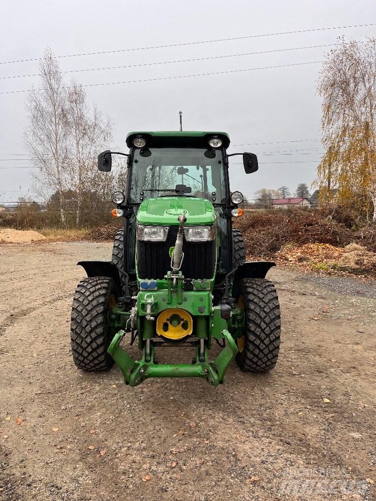 John Deere 5105 GF Трактори