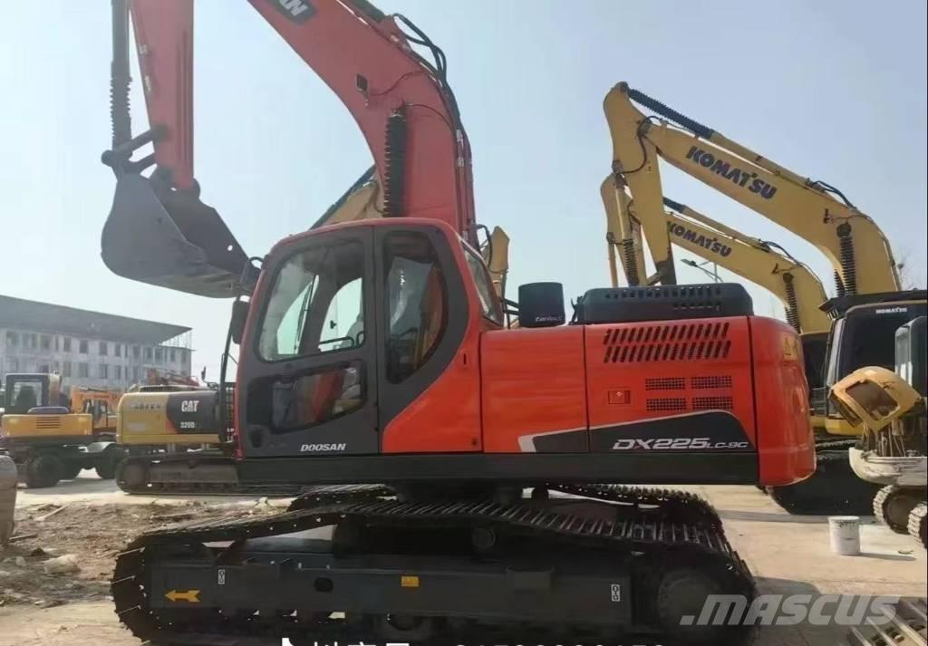 Doosan DX 225 LC Верижен екскаватор