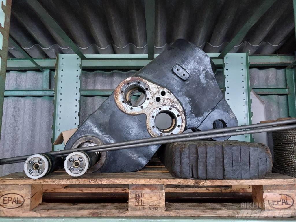 John Deere 1110 E Стрели и рамена
