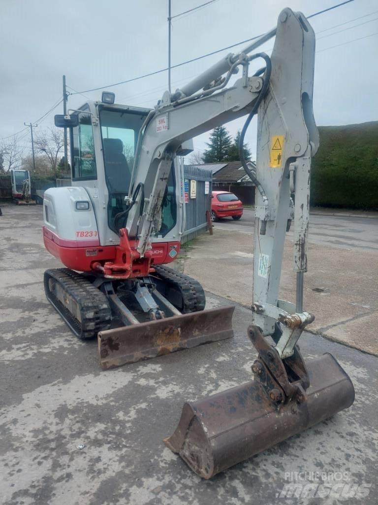 Takeuchi TB 230 Мини екскаватори < 7 т