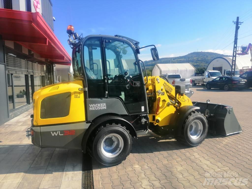 Wacker Neuson WL32 Колесни товарачи