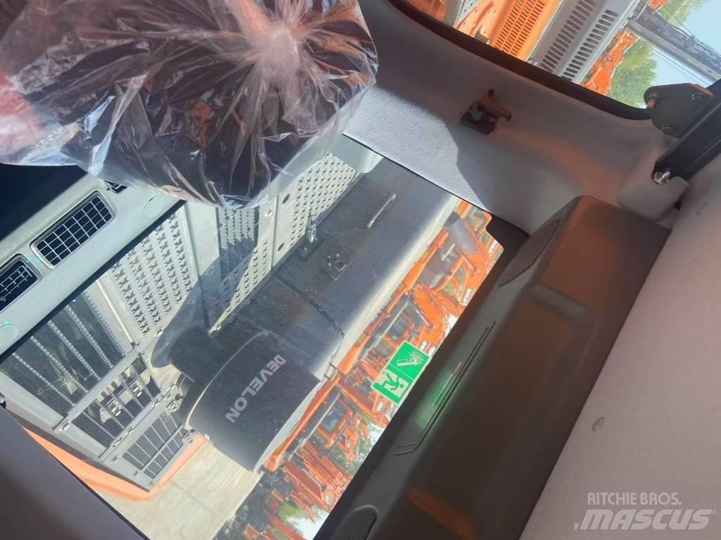 Develon DX 450 Верижен екскаватор