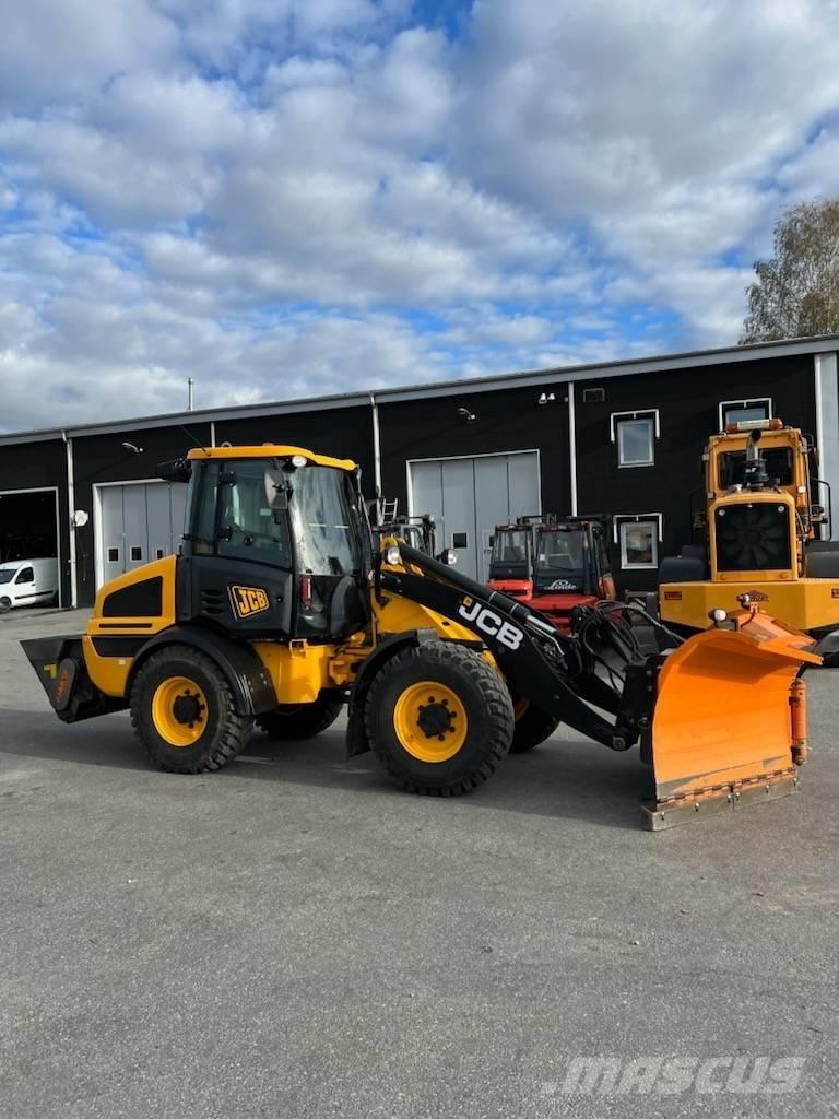 JCB 409 Колесни товарачи