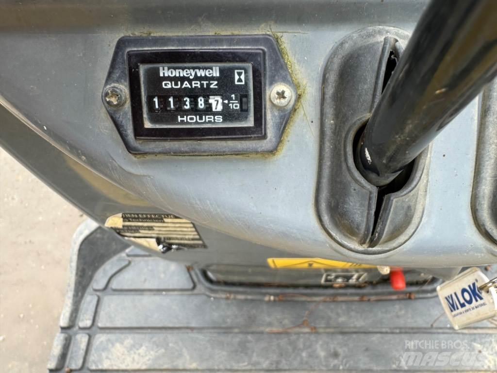 Yanmar SV08 (AH896) Мини екскаватори < 7 т