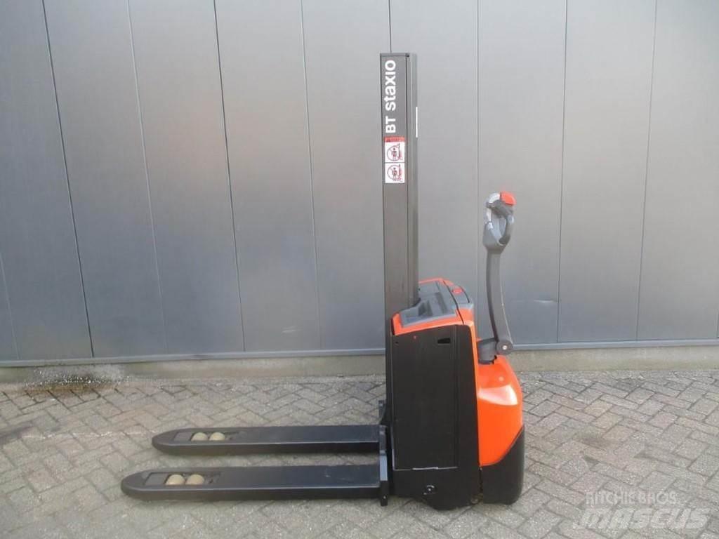 BT SWE 080L Колички високоповдигачи с теглич