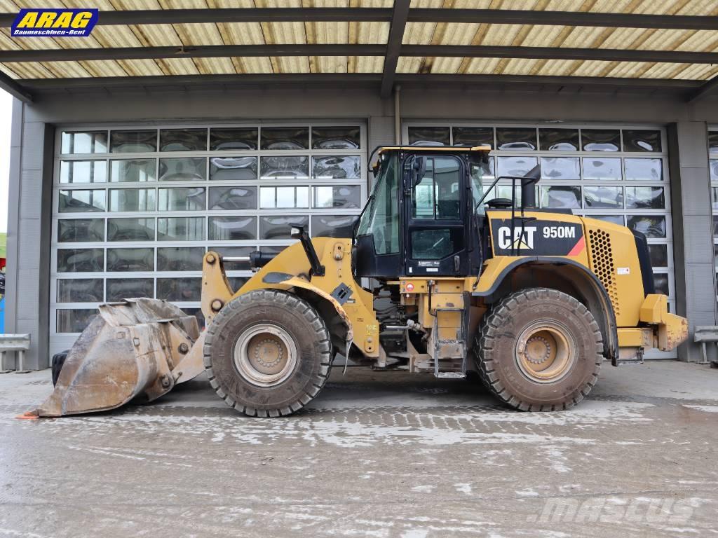 CAT 950M Колесни товарачи