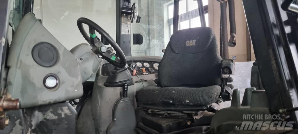 CAT 432 D Товарач със заден ексватор