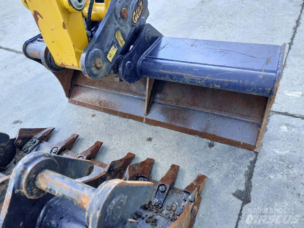 Komatsu PC26MR-5 Мини екскаватори < 7 т