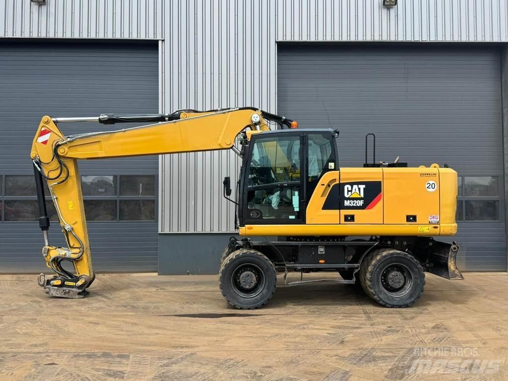 CAT M320F Колесни екскаватори