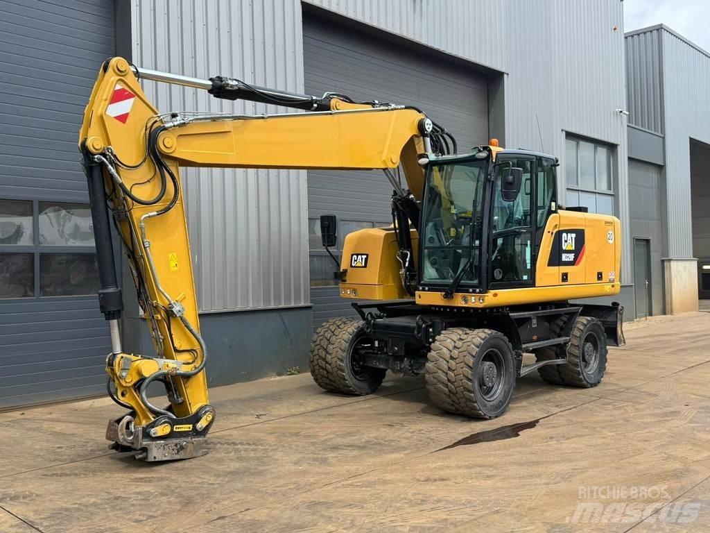 CAT M320F Колесни екскаватори