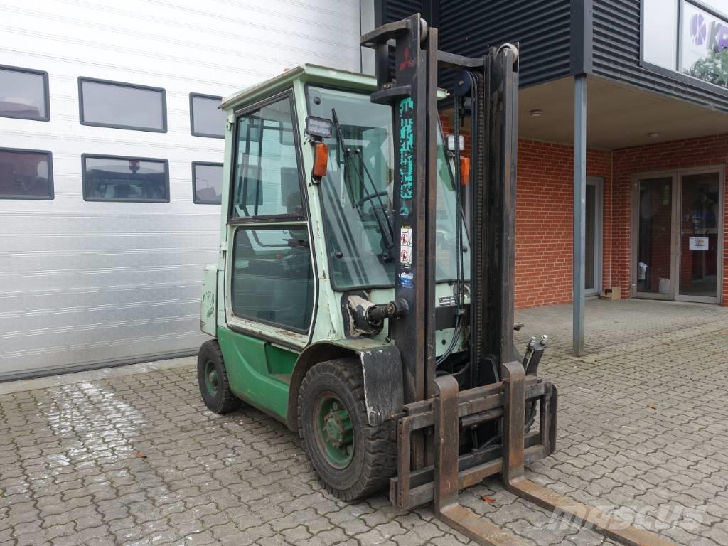 Mitsubishi FD 25 T Дизелови камиони