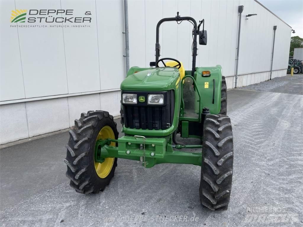 John Deere 5055E Трактори