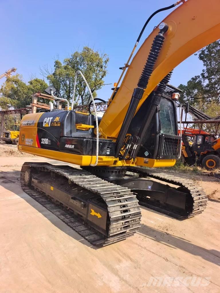 CAT 320 D2L Верижен екскаватор