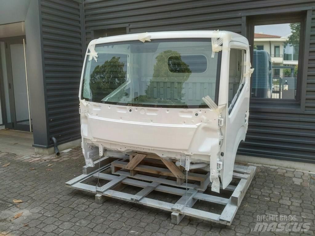 Renault Maxity Кабини