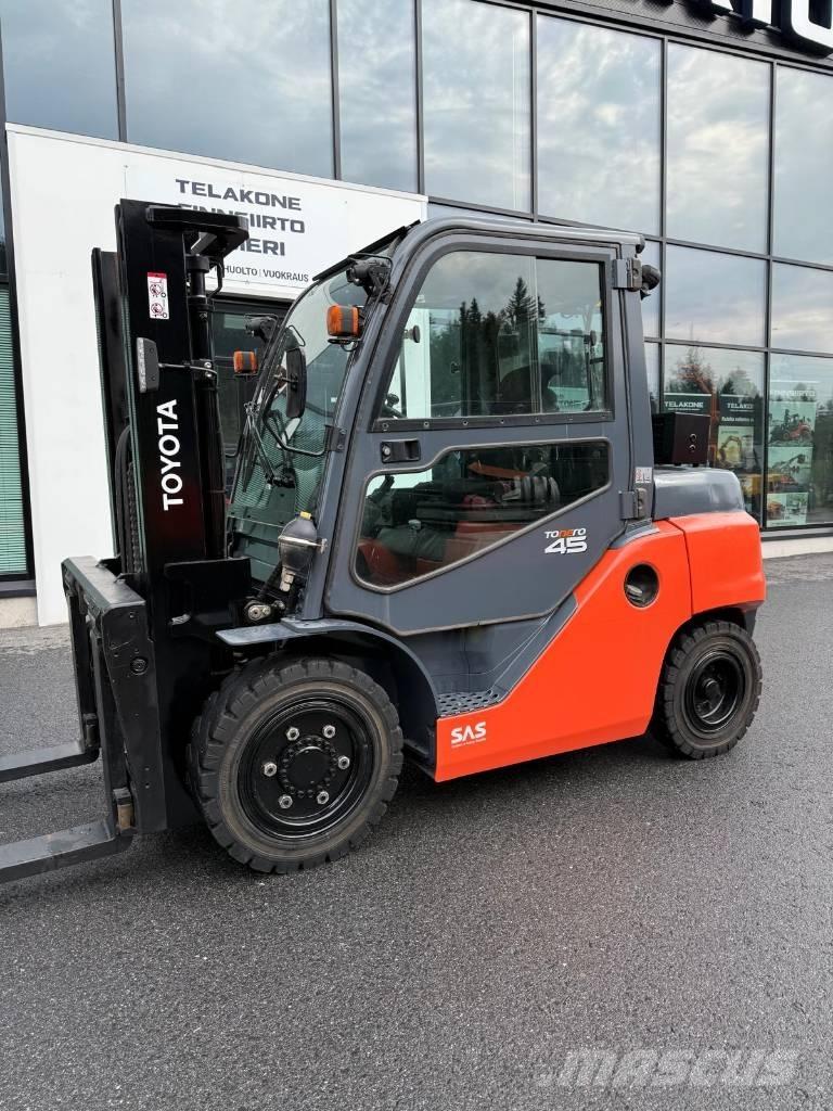 Toyota 40-8 FD 40 N Дизелови камиони
