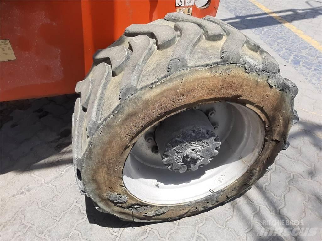 JLG 800AJ Съчленени стрелови подемници