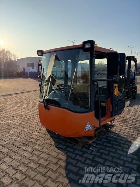 Doosan DL 420-3 CAB Кабина