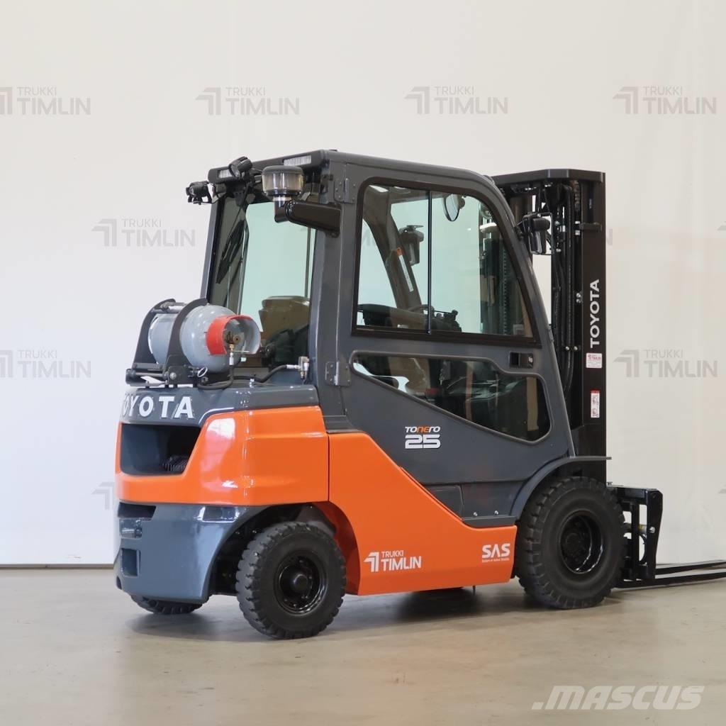 Toyota 02-8FGF25 Камиони с АГУ