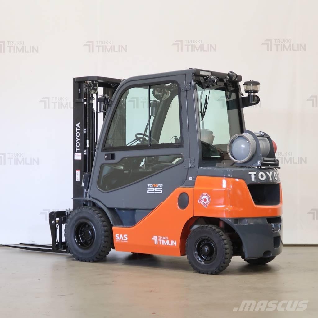 Toyota 02-8FGF25 Камиони с АГУ