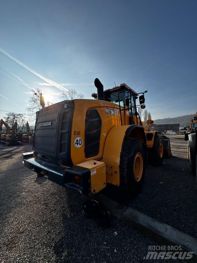 Hyundai HL 960 Колесни товарачи