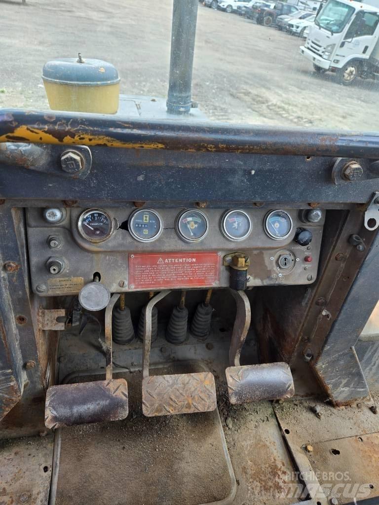CAT D 3 B LGP Верижни булдозери
