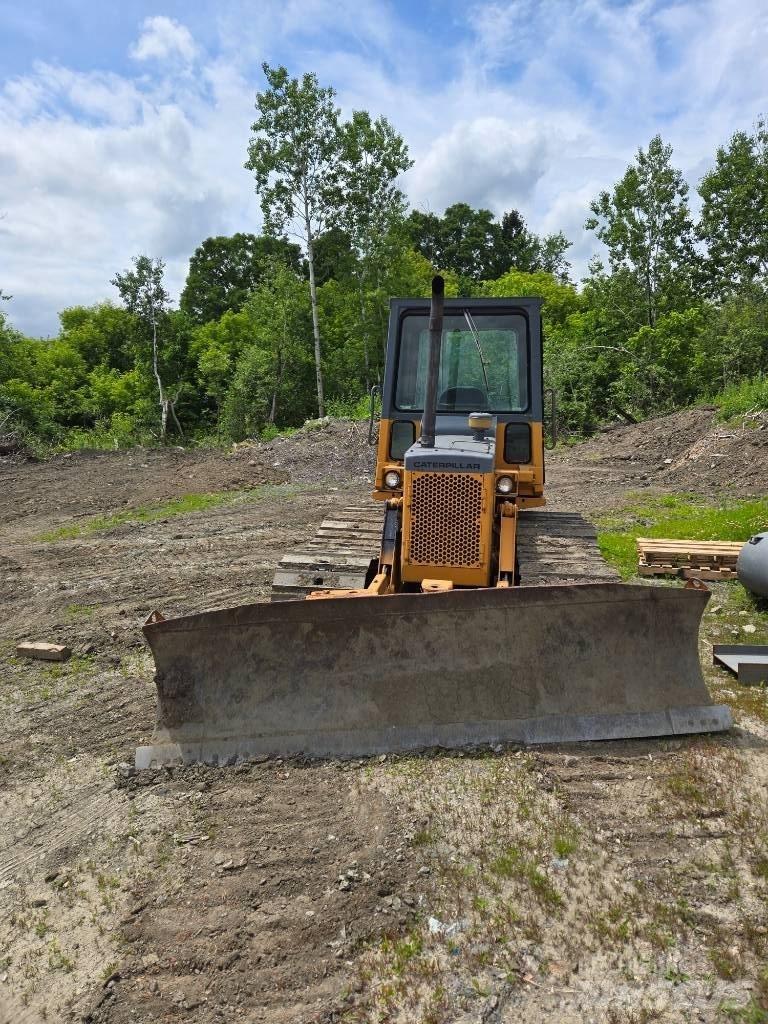 CAT D 3 B LGP Верижни булдозери
