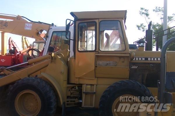 John Deere 544 BJ Колесни товарачи