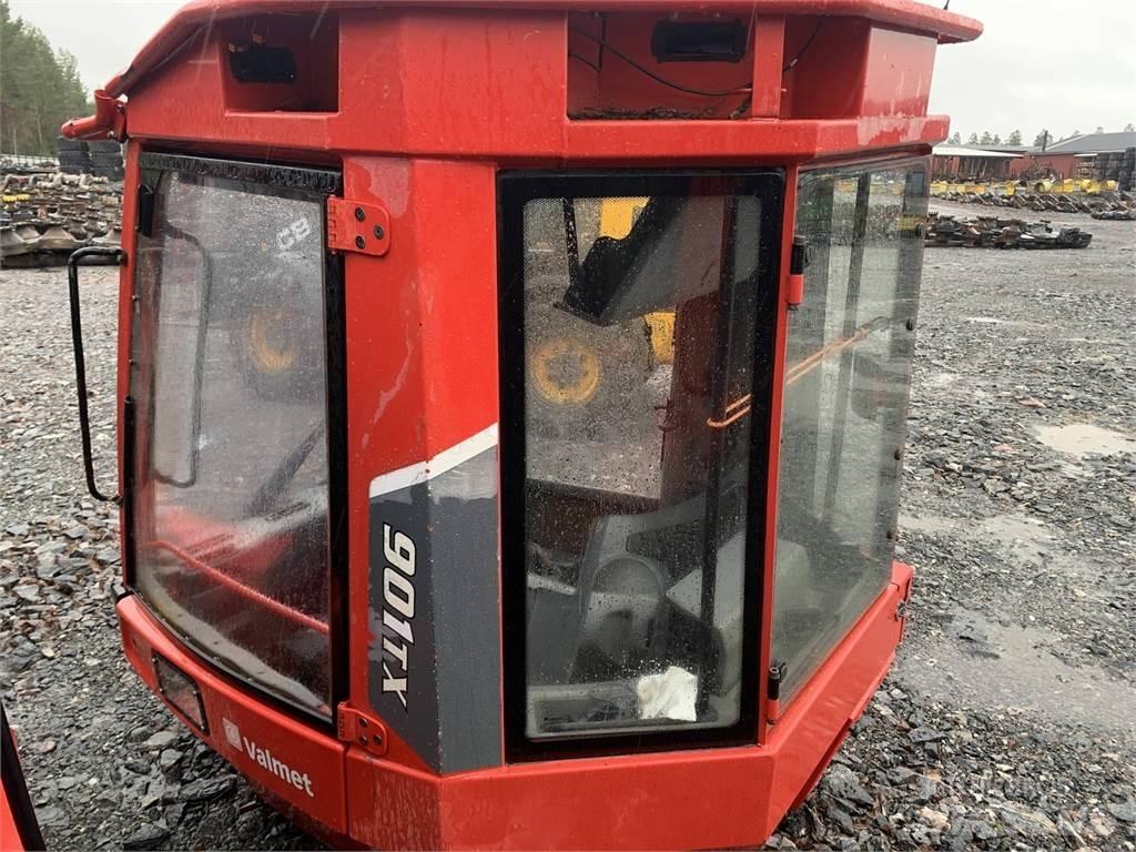 Komatsu 901TX Кабина