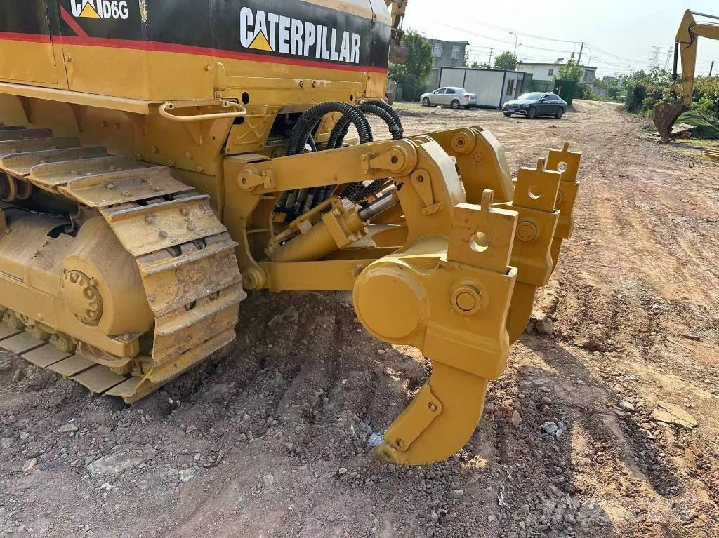 CAT D 6 G Верижни булдозери
