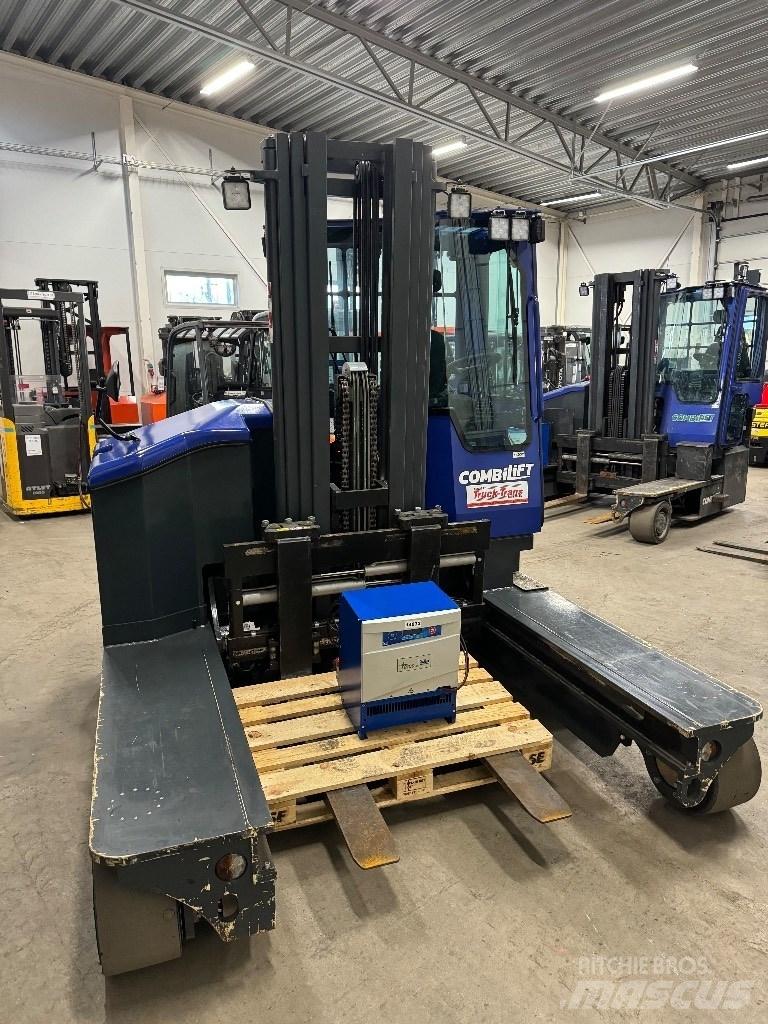 Combilift C4500ET Повдигач с движение в 4 посоки