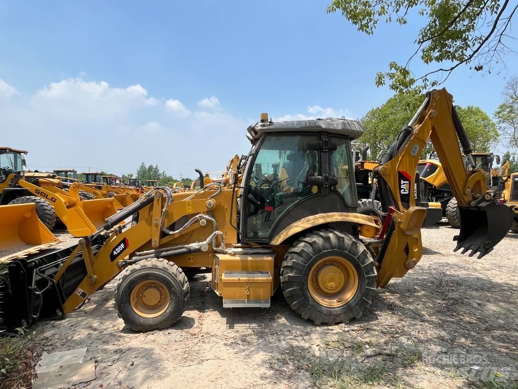 CAT CAT420F Колесни товарачи