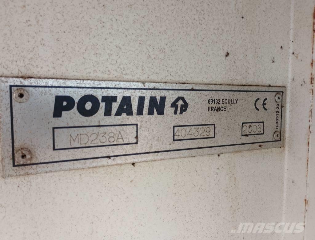 Potain MD238A-J10 Мачтови кранове