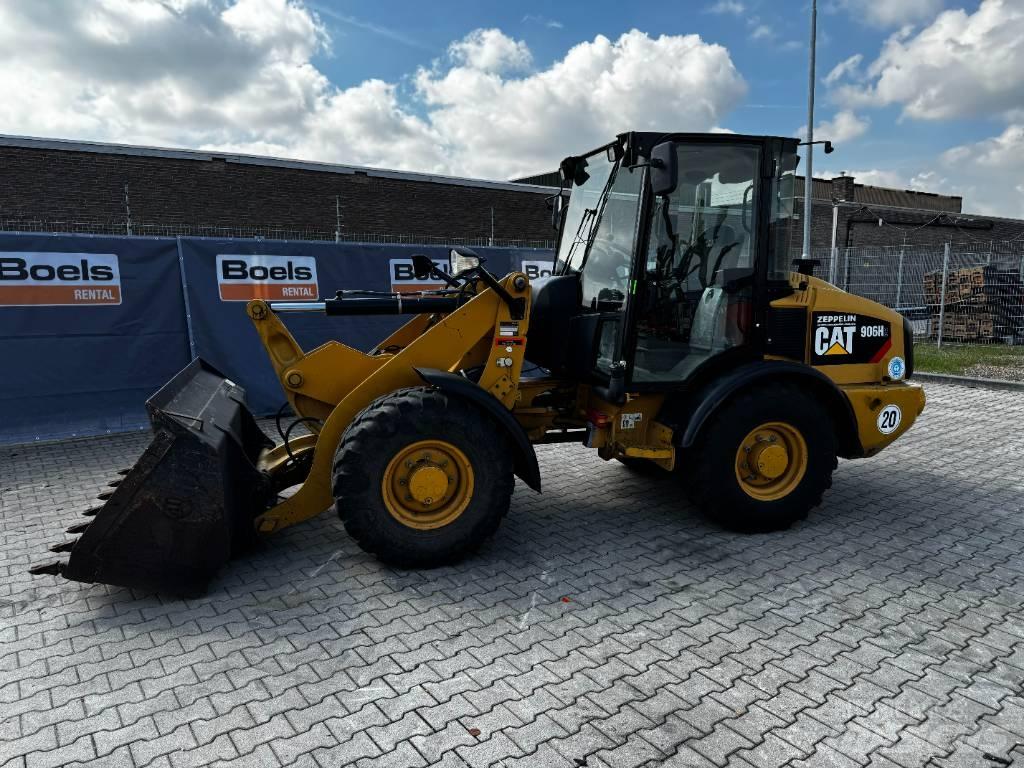 CAT 906H2 Колесни товарачи