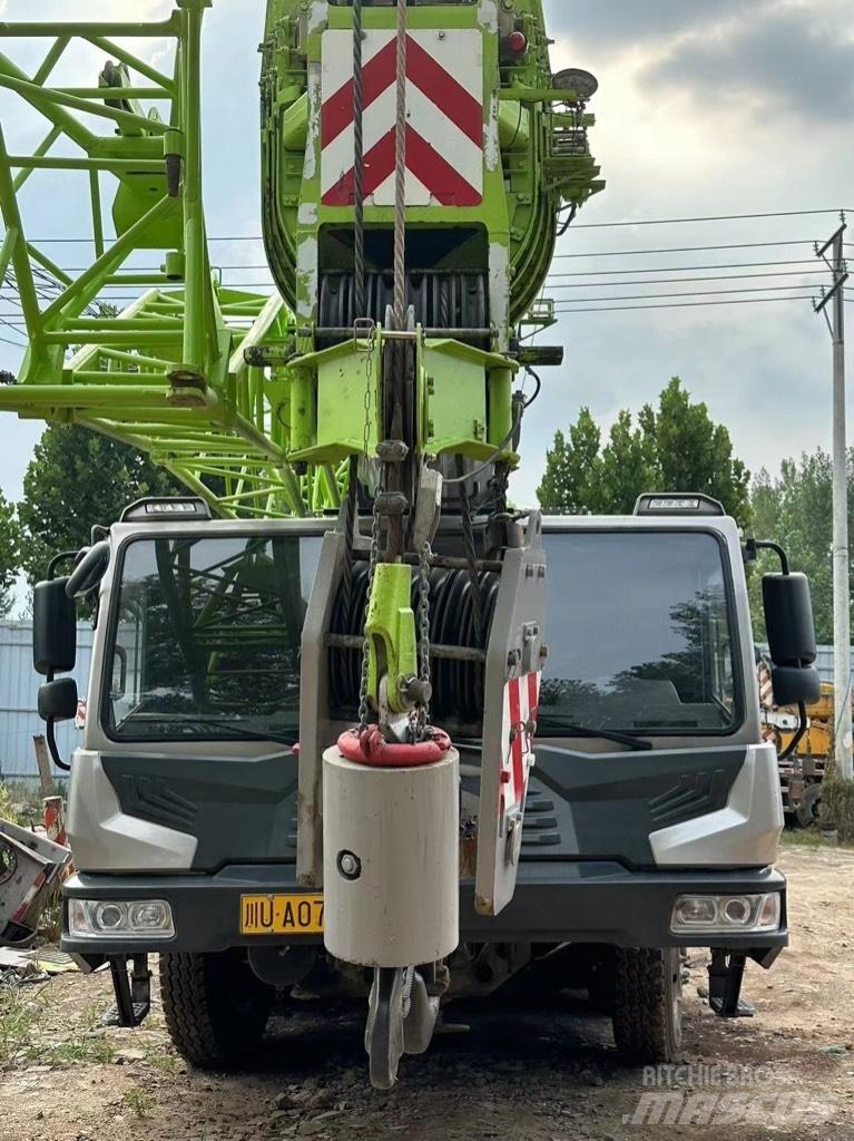 Zoomlion ZTC700 Всъдеходни кранове