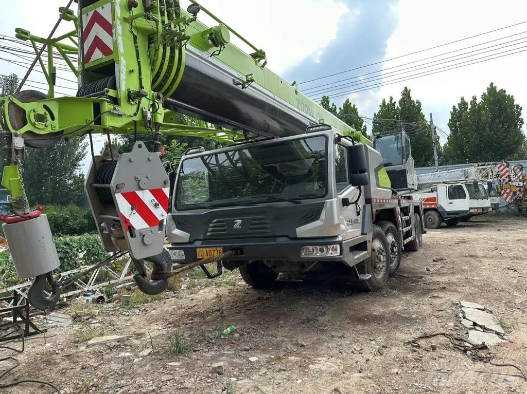 Zoomlion ZTC700 Всъдеходни кранове